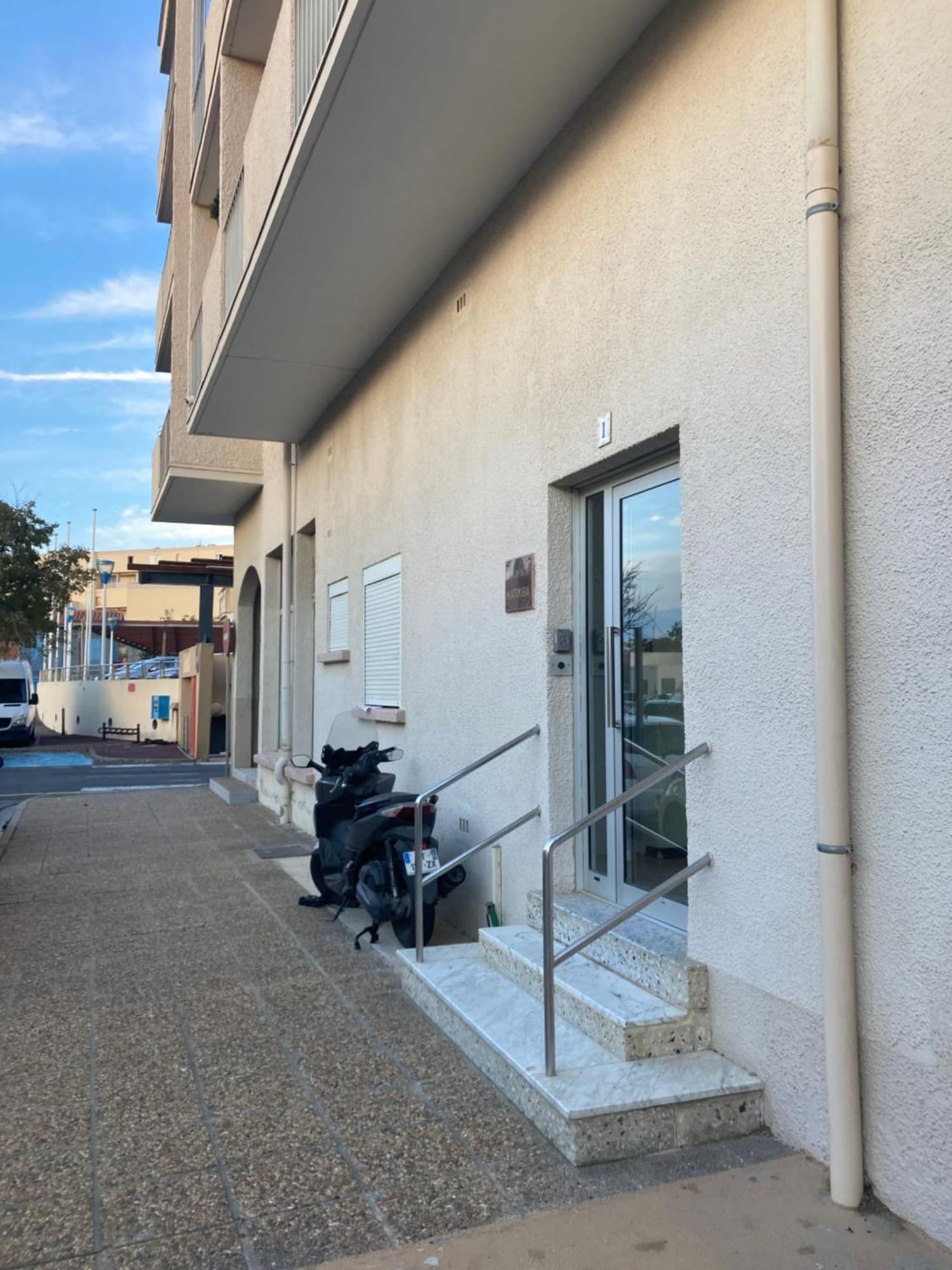 Superbe Studio A Canet En Roussillon Proche De La Plage Luaran gambar